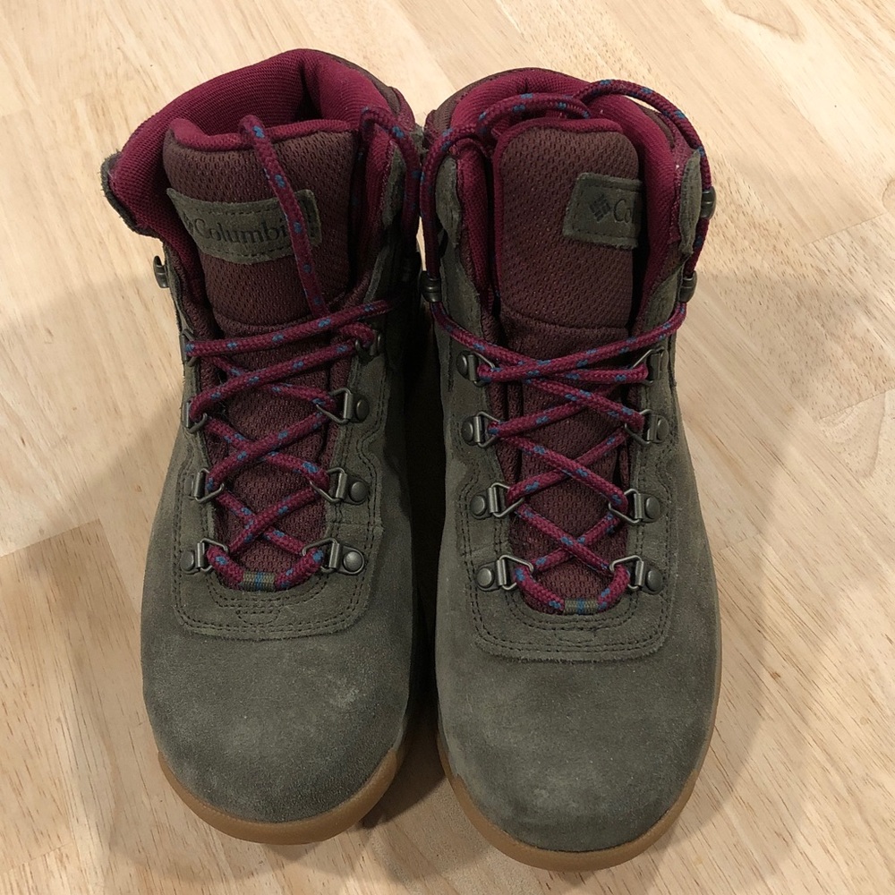 Columbia Maroon and Olive Outdoor Boots